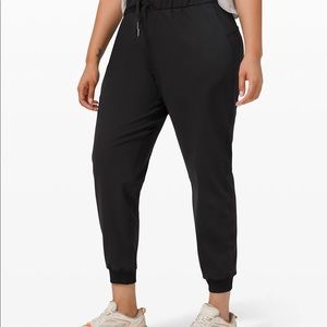 Lululemon On the Fly Joggers 28”